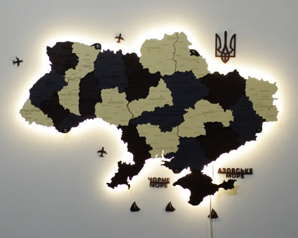 bagatosharova-karta-ukrainy-z-pidsvitkoiu-grand-02.webp Багатошарова деревʼяна карта України з підсвіткою по контуру колір Grand