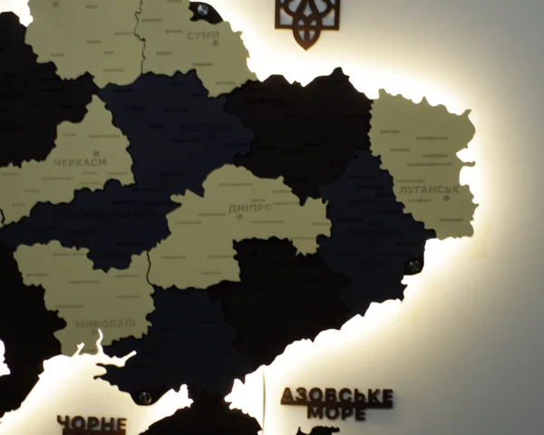 bagatosharova-karta-ukrainy-z-pidsvitkoiu-grand-07.webp Багатошарова деревʼяна карта України з підсвіткою по контуру колір Grand