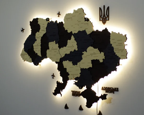 bagatosharova-karta-ukrainy-z-pidsvitkoiu-grand-11.webp Багатошарова деревʼяна карта України з підсвіткою по контуру колір Grand