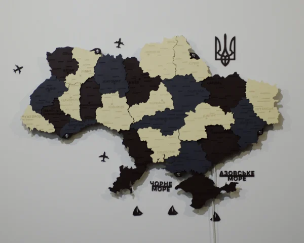 bagatosharova-karta-ukrainy-z-pidsvitkoiu-grand-12.webp Багатошарова деревʼяна карта України з підсвіткою по контуру колір Grand
