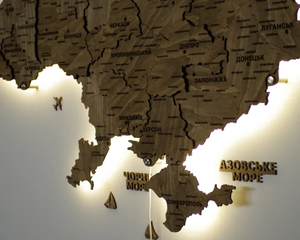 bagatosharova-karta-ukrainy-z-pidsvitkoiu-wood-09.webp Карта України із дерева 3D з підсвіткою по контуру колір Wood