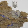 Деревʼяна 3D карта України з фарбованими річками без підсвітки колір Dark