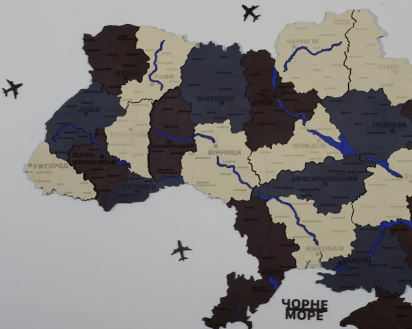 bagatosharova-karta-ukrainy-z-richkamy-bez-pidsvitky-grand-04.webp Багатошарова деревʼяна карта України з підсвіткою по контуру колір Grand