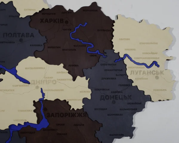 bagatosharova-karta-ukrainy-z-richkamy-bez-pidsvitky-grand-09.webp Багатошарова деревʼяна карта України з підсвіткою по контуру колір Grand