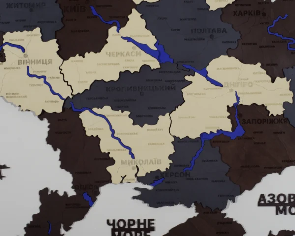 bagatosharova-karta-ukrainy-z-richkamy-bez-pidsvitky-grand-10.webp Багатошарова деревʼяна карта України з підсвіткою по контуру колір Grand