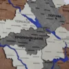 Багатошарова карта України з фарбованими річками без підсвітки колір Maple