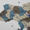 bagatosharova-karta-ukrainy-z-richkamy-bez-pidsvitky-nord-03.webp Настінна 3D карта України із дерева з мальованими річками без підсвітки колір Nord