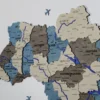 bagatosharova-karta-ukrainy-z-richkamy-bez-pidsvitky-nord-08.webp Настінна 3D карта України із дерева з мальованими річками без підсвітки колір Nord