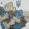 bagatosharova-karta-ukrainy-z-richkamy-bez-pidsvitky-nord-09.webp Настінна 3D карта України із дерева з мальованими річками без підсвітки колір Nord