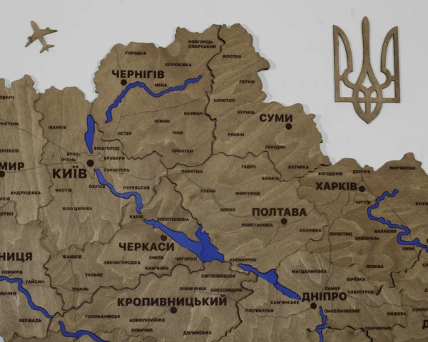 bagatosharova-karta-ukrainy-z-richkamy-bez-pidsvitky-wood-05.webp Деревʼяна карта України на стіну з мальованими річками без підсвітки колір Wood