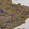 bagatosharova-karta-ukrainy-z-richkamy-bez-pidsvitky-wood-06.webp Деревʼяна карта України на стіну з мальованими річками без підсвітки колір Wood