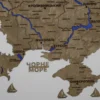 bagatosharova-karta-ukrainy-z-richkamy-bez-pidsvitky-wood-07.webp Деревʼяна карта України на стіну з мальованими річками без підсвітки колір Wood
