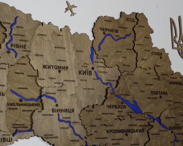 bagatosharova-karta-ukrainy-z-richkamy-bez-pidsvitky-wood-09.webp Деревʼяна карта України на стіну з мальованими річками без підсвітки колір Wood