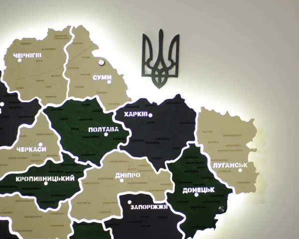 karta-ukrainy-z-pidsvitkoiu-mizh-oblastiamy-alpine-10.webp Деревʼяна карта України на акрилі з LED-підсвіткою колір Alpine