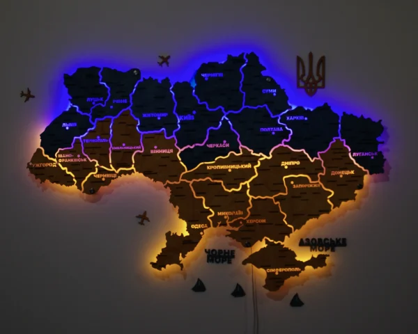 karta-ukrainy-z-pidsvitkoiu-mizh-oblastiamy-flag-03.webp Карта України із дерева з LED-підсвіткою між областями колір Flag