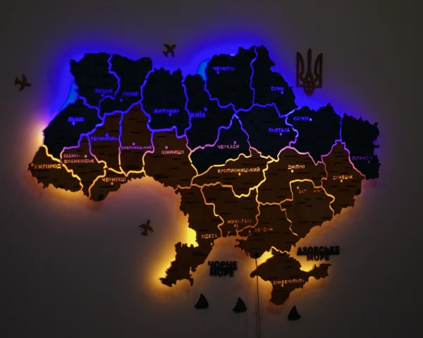 karta-ukrainy-z-pidsvitkoiu-mizh-oblastiamy-flag-04.webp Карта України із дерева з LED-підсвіткою між областями колір Flag
