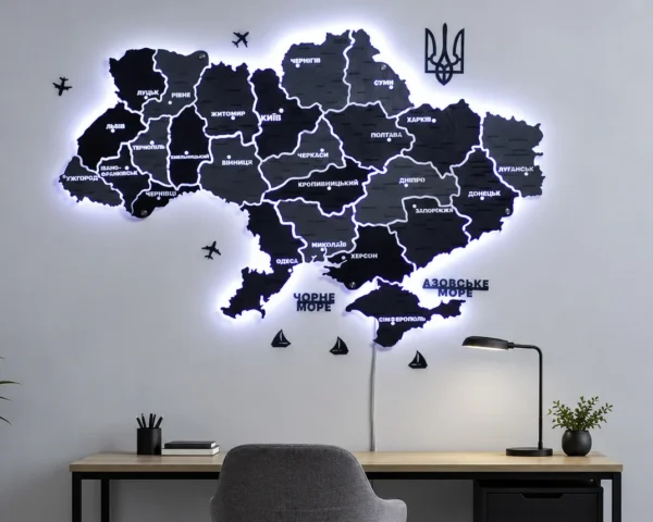 karta-ukrainy-z-pidsvitkoiu-mizh-oblastiamy-grey-01.webp Настінна карта України із дерева на акрилі з підсвіткою колір Grey