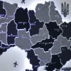 karta-ukrainy-z-pidsvitkoiu-mizh-oblastiamy-grey-10.webp Настінна карта України із дерева на акрилі з підсвіткою колір Grey