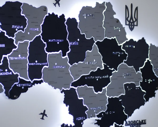 karta-ukrainy-z-pidsvitkoiu-mizh-oblastiamy-grey-10.webp Настінна карта України із дерева на акрилі з підсвіткою колір Grey
