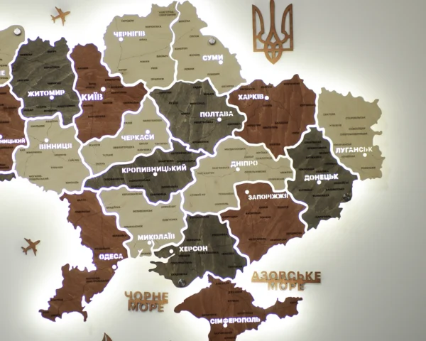 Карта України із дерева на акрилі з підсвіткою між областями колір Maple