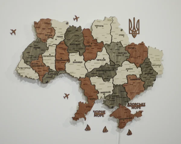 Карта України із дерева на акрилі з підсвіткою між областями колір Maple