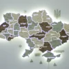Деревʼяна карта України на акрилі з підсвіткою між областями колір Soft