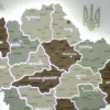 Деревʼяна карта України на акрилі з підсвіткою між областями колір Soft