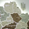 Деревʼяна карта України на акрилі з підсвіткою між областями колір Soft