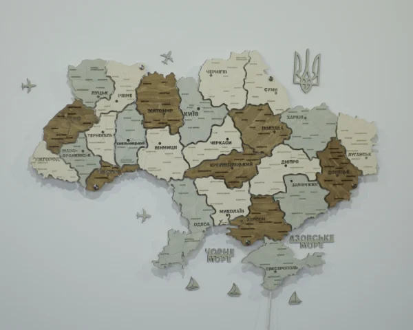 Деревʼяна карта України на акрилі з підсвіткою між областями колір Soft