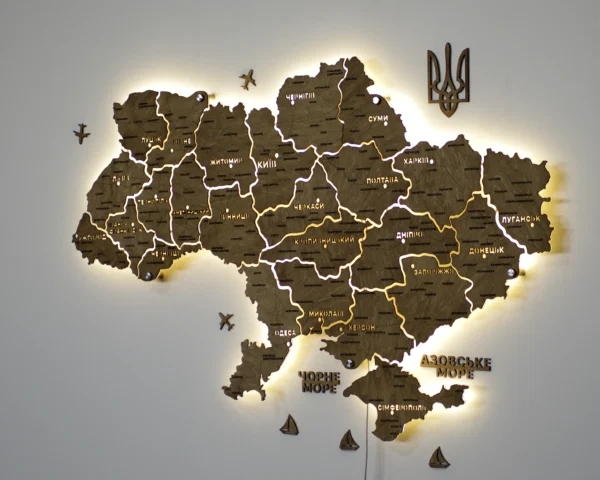 Деревʼяна карта України на стіну з підсвіткою між областями колір Wood