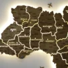Деревʼяна карта України на стіну з підсвіткою між областями колір Wood
