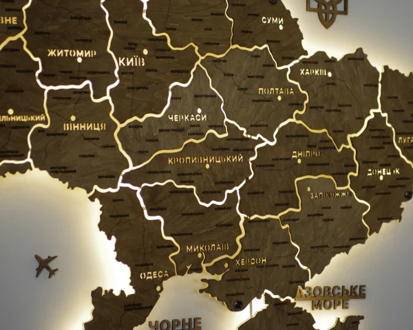 Деревʼяна карта України на стіну з підсвіткою між областями колір Wood