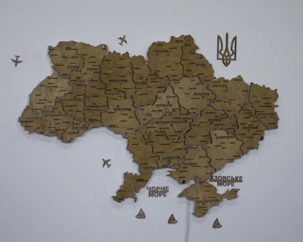 Деревʼяна карта України на стіну з підсвіткою між областями колір Wood