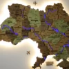 karta-ukrainy-z-pidsvitkoiu-richok-ta-konturiv-alpine-05.webp Настінна карта України з підсвіткою річок колір Forest
