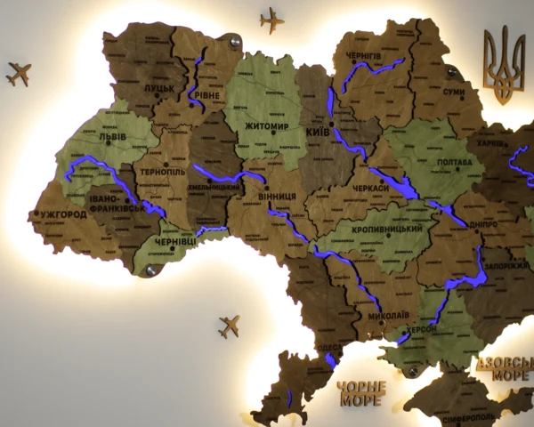 karta-ukrainy-z-pidsvitkoiu-richok-ta-konturiv-alpine-05.webp Настінна карта України з підсвіткою річок колір Forest