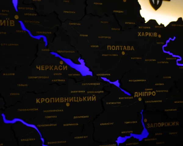 karta-ukrainy-z-pidsvitkoiu-richok-ta-konturiv-black-05.webp Деревʼяна карта України з підсвіткою річок та контурів колір Black