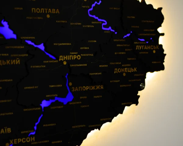 karta-ukrainy-z-pidsvitkoiu-richok-ta-konturiv-black-09.webp Деревʼяна карта України з підсвіткою річок та контурів колір Black