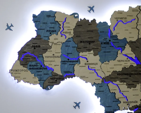 Деревʼяна карта України з підсвіткою річок та контурів колір Nord