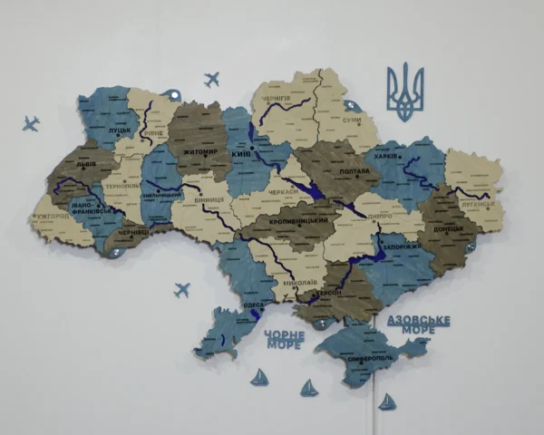Деревʼяна карта України з підсвіткою річок та контурів колір Nord