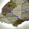 Карта України із дерева з підсвіткою річок та контурів колір Soft