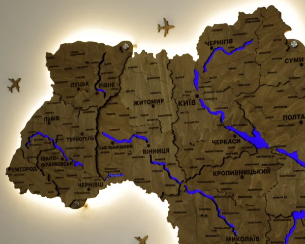 karta-ukrainy-z-pidsvitkoiu-richok-ta-konturiv-wood-06.webp Карта України із дерева 3D з підсвіткою річок колір Wood