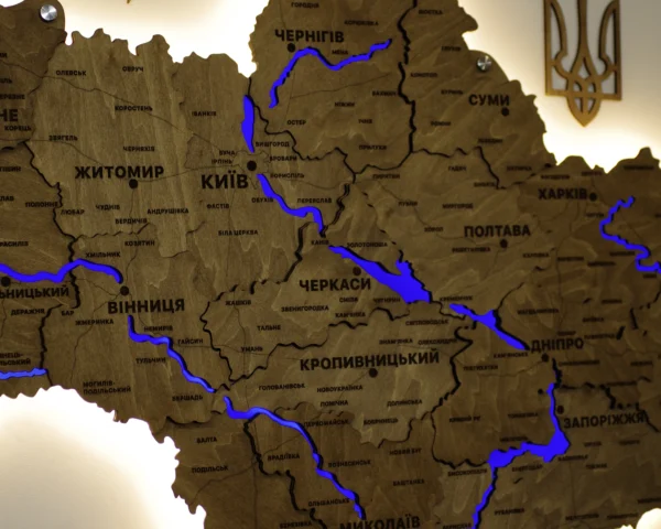 karta-ukrainy-z-pidsvitkoiu-richok-ta-konturiv-wood-08.webp Карта України із дерева 3D з підсвіткою річок колір Wood
