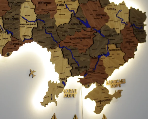 Багатошарова карта України з мальованими річками та підсвіткою по контуру колір Amber