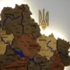 Багатошарова карта України з мальованими річками та підсвіткою по контуру колір Amber