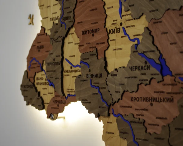 Багатошарова карта України з мальованими річками та підсвіткою по контуру колір Amber