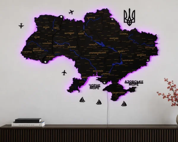 karta-ukrainy-z-richkamy-ta-pidsvitkoiu-black-01.webp Карта України з деревини та LED-підсвіткою з мальованими річками колір Black