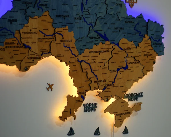 Настінна карта України з мальованими річками та підсвіткою по контуру колір Flag