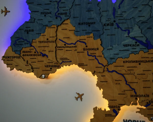 Настінна карта України з мальованими річками та підсвіткою по контуру колір Flag