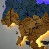 Настінна карта України з мальованими річками та підсвіткою по контуру колір Flag