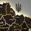 Карта України на акрилі з річками та LED-підсвіткою між областями колір Dark